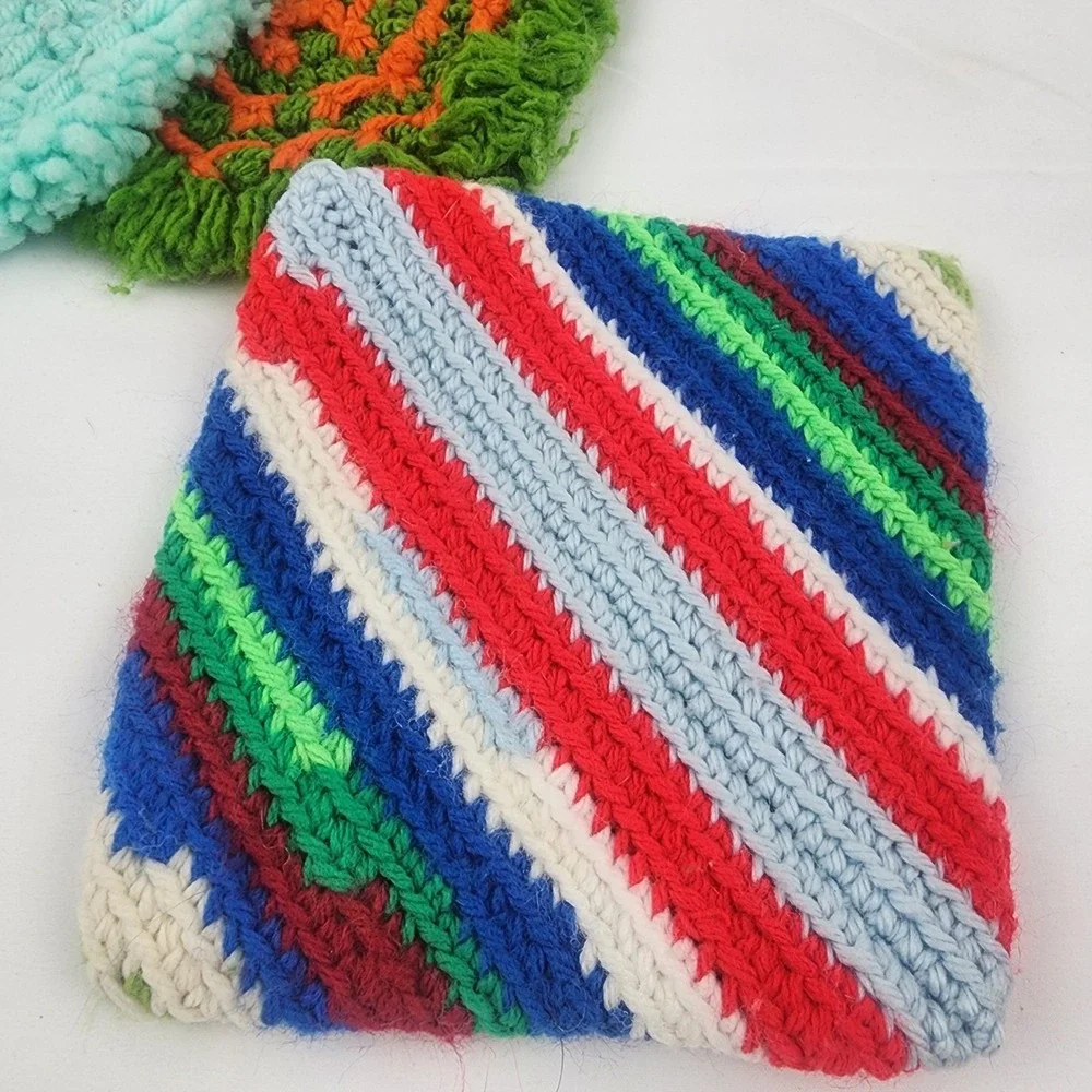 Vintage Handmade Crocheted‎ Lot of 10 Hot Pads Pot Holders 8 Coasters With Stand